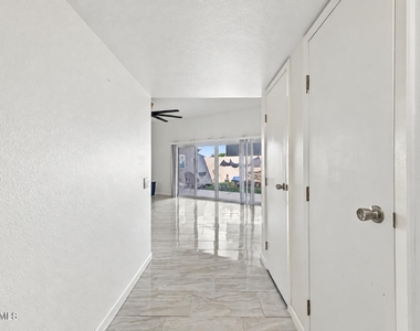 16871 N 103rd Avenue - Photo Thumbnail 6