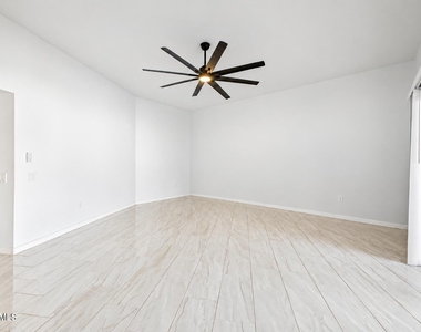 16871 N 103rd Avenue - Photo Thumbnail 10