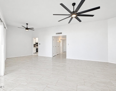 16871 N 103rd Avenue - Photo Thumbnail 11