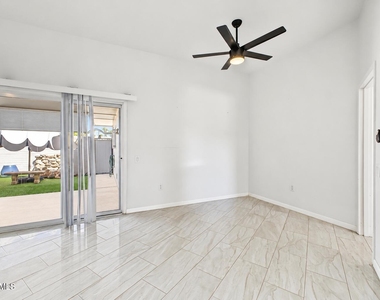 16871 N 103rd Avenue - Photo Thumbnail 12