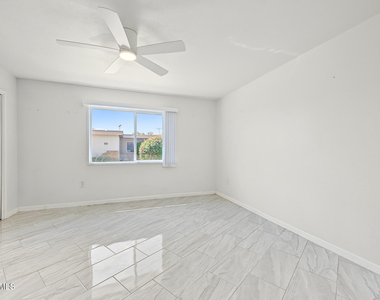 16871 N 103rd Avenue - Photo Thumbnail 4