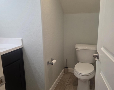 2150 W Alameda Road - Photo Thumbnail 23