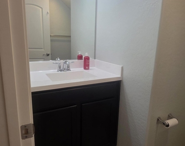 2150 W Alameda Road - Photo Thumbnail 25