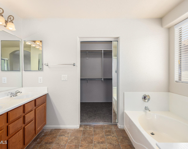 28048 N 25th Lane - Photo Thumbnail 9