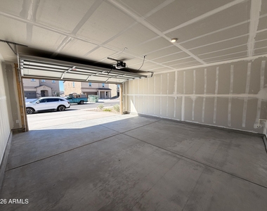 526 W Van Haren Street - Photo Thumbnail 29