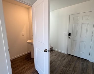 526 W Van Haren Street - Photo Thumbnail 10