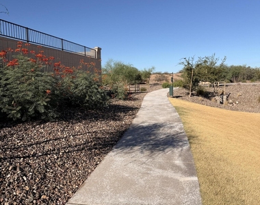 526 W Van Haren Street - Photo Thumbnail 32