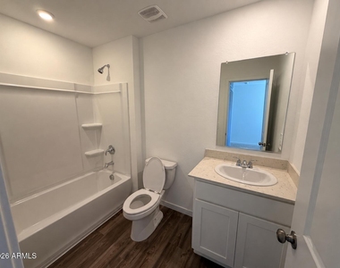 526 W Van Haren Street - Photo Thumbnail 17