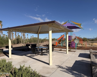 526 W Van Haren Street - Photo Thumbnail 36