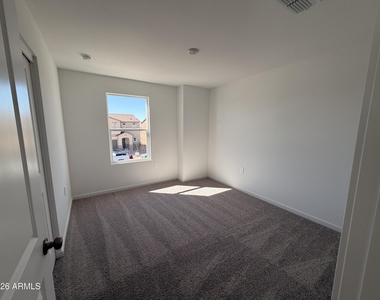 526 W Van Haren Street - Photo Thumbnail 15