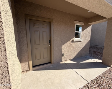 526 W Van Haren Street - Photo Thumbnail 2