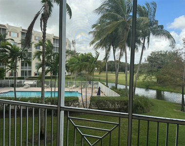 3500 Oaks Clubhouse Drive - Photo Thumbnail 7