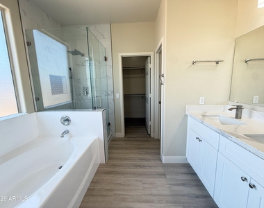 12514 W Winslow Avenue - Photo Thumbnail 13
