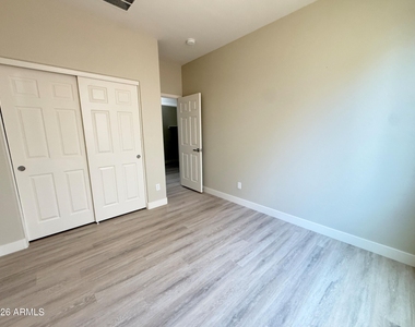 12514 W Winslow Avenue - Photo Thumbnail 23