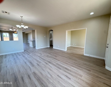 12514 W Winslow Avenue - Photo Thumbnail 3