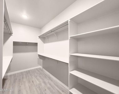 231 E Santa Cruz Drive - Photo Thumbnail 10