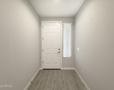 231 E Santa Cruz Drive - Photo Thumbnail 3
