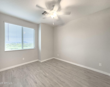 231 E Santa Cruz Drive - Photo Thumbnail 16