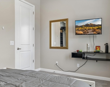 18422 N 65th Place - Photo Thumbnail 11