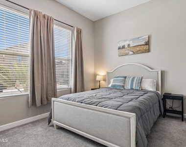 18422 N 65th Place - Photo Thumbnail 10