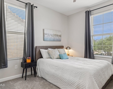 18422 N 65th Place - Photo Thumbnail 28