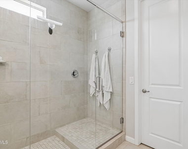 18422 N 65th Place - Photo Thumbnail 22