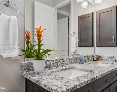18422 N 65th Place - Photo Thumbnail 33