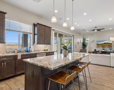 18422 N 65th Place - Photo Thumbnail 5