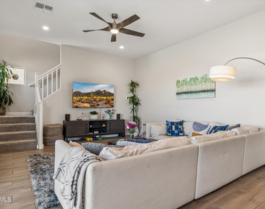 18422 N 65th Place - Photo Thumbnail 6