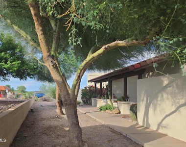 11832 N Saguaro Boulevard - Photo Thumbnail 2