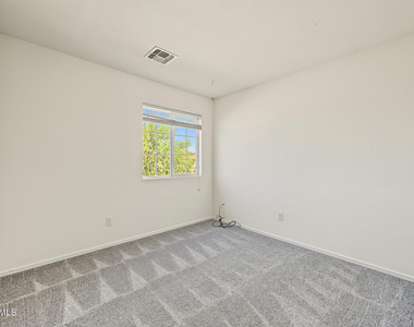 797 E Desert Holly Circle - Photo Thumbnail 14