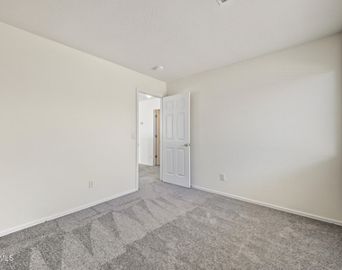 797 E Desert Holly Circle - Photo Thumbnail 17