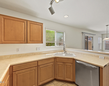 797 E Desert Holly Circle - Photo Thumbnail 3