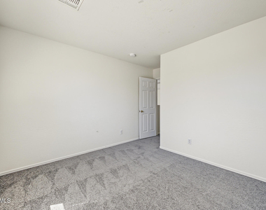 797 E Desert Holly Circle - Photo Thumbnail 19