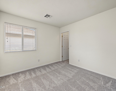 797 E Desert Holly Circle - Photo Thumbnail 16