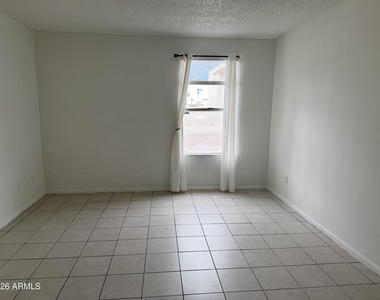 8823 N 8th Street - Photo Thumbnail 11