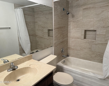8823 N 8th Street - Photo Thumbnail 9