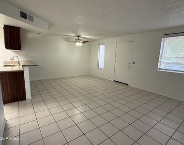 8823 N 8th Street - Photo Thumbnail 4