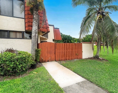 3754 Victoria Drive - Photo Thumbnail 2