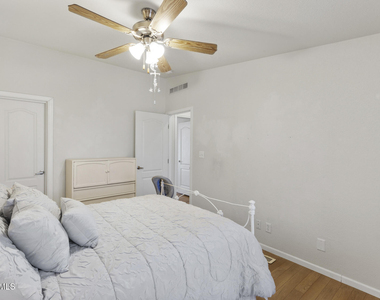 17200 W Bell Road - Photo Thumbnail 26