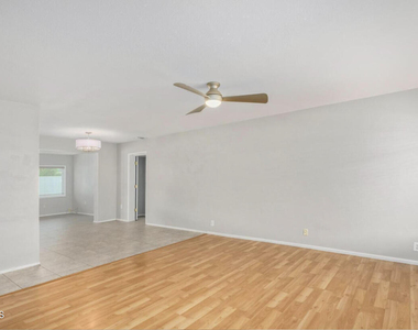 2608 E Highland Avenue - Photo Thumbnail 4