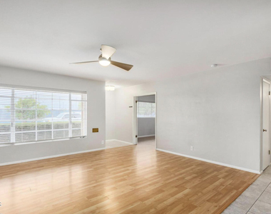 2608 E Highland Avenue - Photo Thumbnail 3
