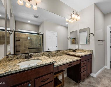 1813 W Straight Arrow Lane - Photo Thumbnail 14