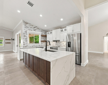 7505 Nw 65th Lane - Photo Thumbnail 8