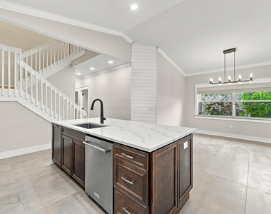 7505 Nw 65th Lane - Photo Thumbnail 10