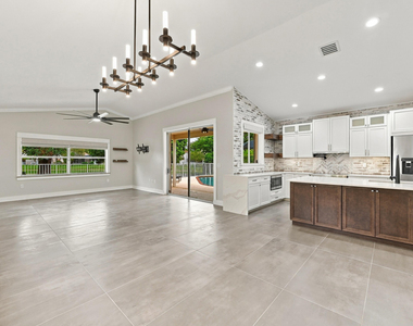 7505 Nw 65th Lane - Photo Thumbnail 12