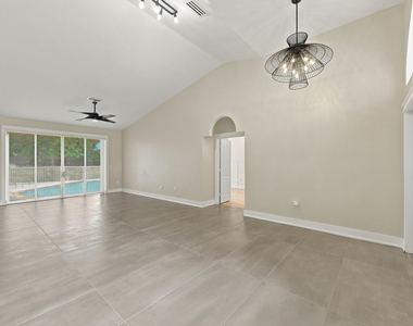7505 Nw 65th Lane - Photo Thumbnail 6