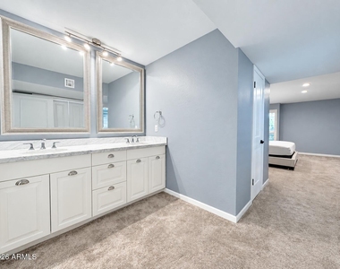 6846 N 72nd Place - Photo Thumbnail 5