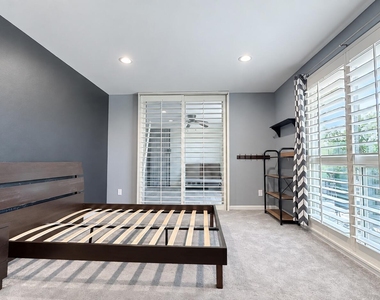 6846 N 72nd Place - Photo Thumbnail 12