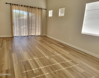 833 E Sheffield Avenue - Photo Thumbnail 1